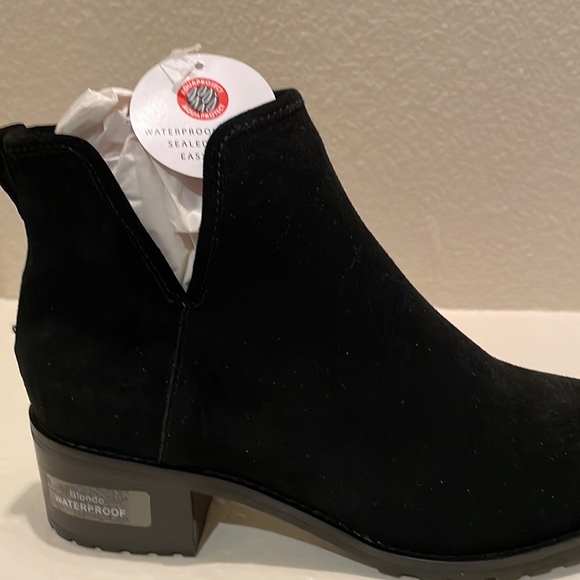 BLONDO Suede Booties - Picture 5 of 16